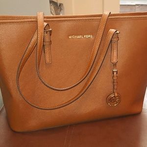 Michael Kors Jet Set Tote